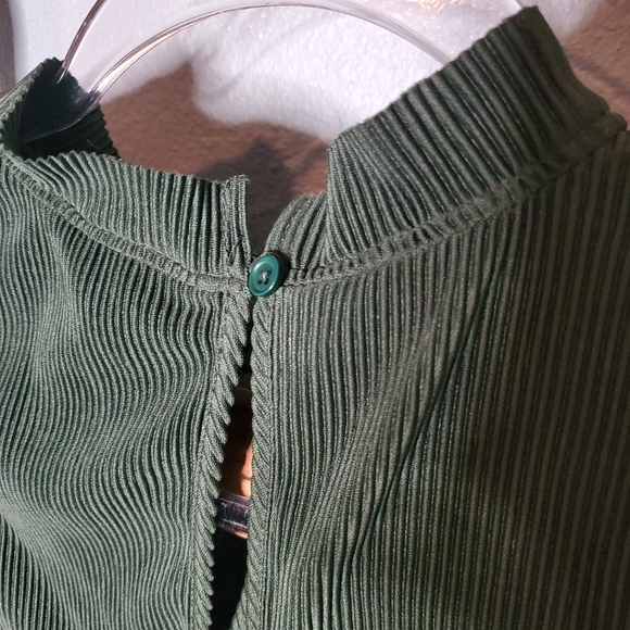 Jack by BB Dakota Keyhole top Small - Picture 8 of 8